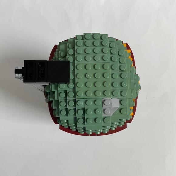 LEGO Star Wars: Boba Fett Helmet (75277) - Picture 3 of 7